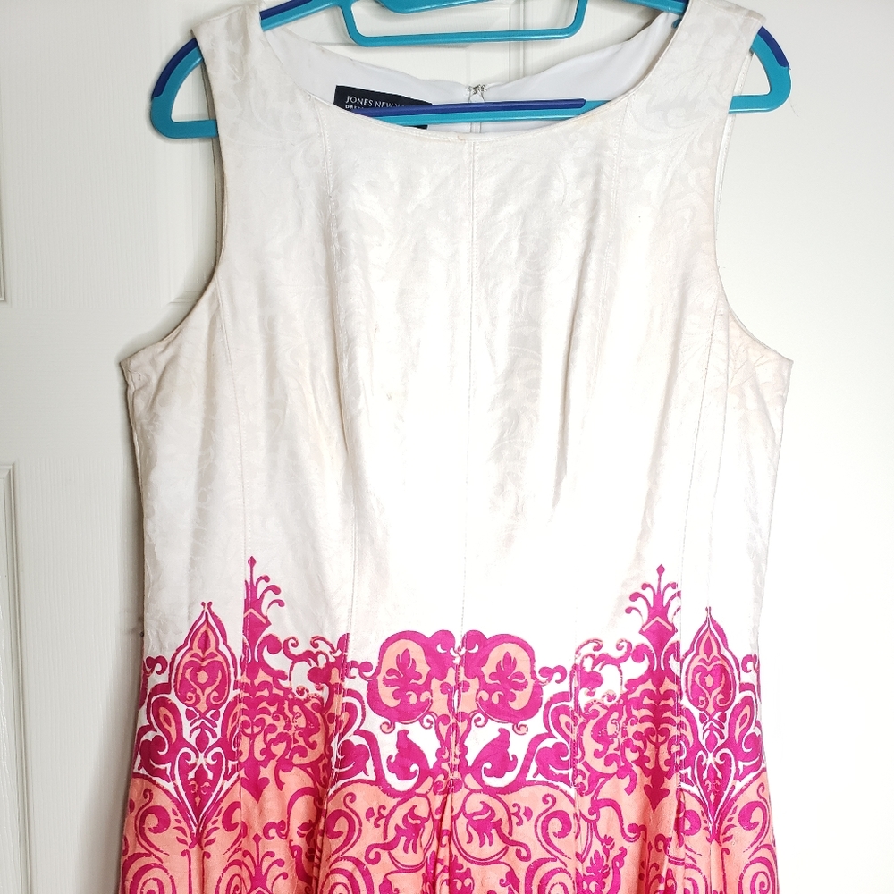 Dress - Picture 5 of 9